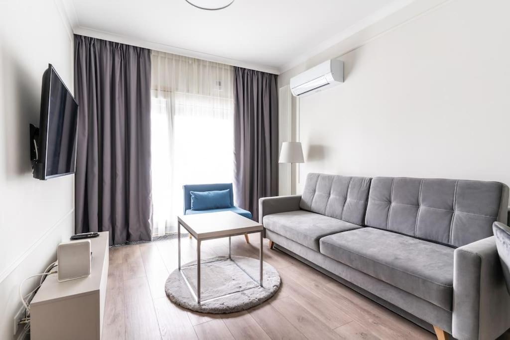 Chic & Luxury Apartment By Mennica Residence ワルシャワ エクステリア 写真