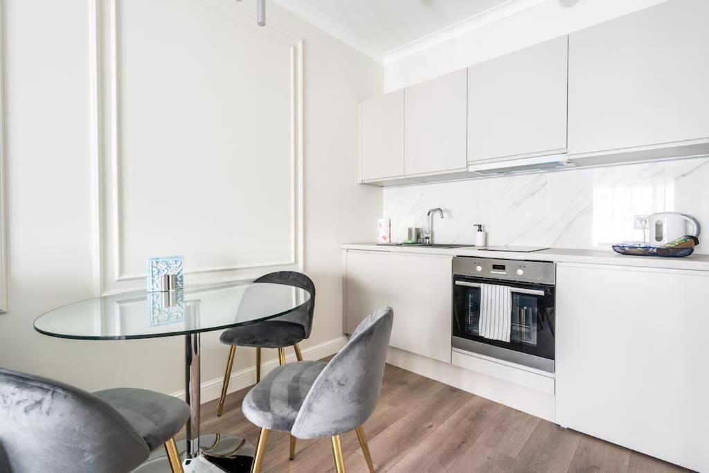 Chic & Luxury Apartment By Mennica Residence ワルシャワ エクステリア 写真