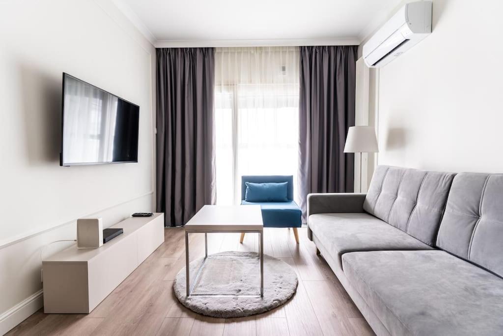 Chic & Luxury Apartment By Mennica Residence ワルシャワ エクステリア 写真